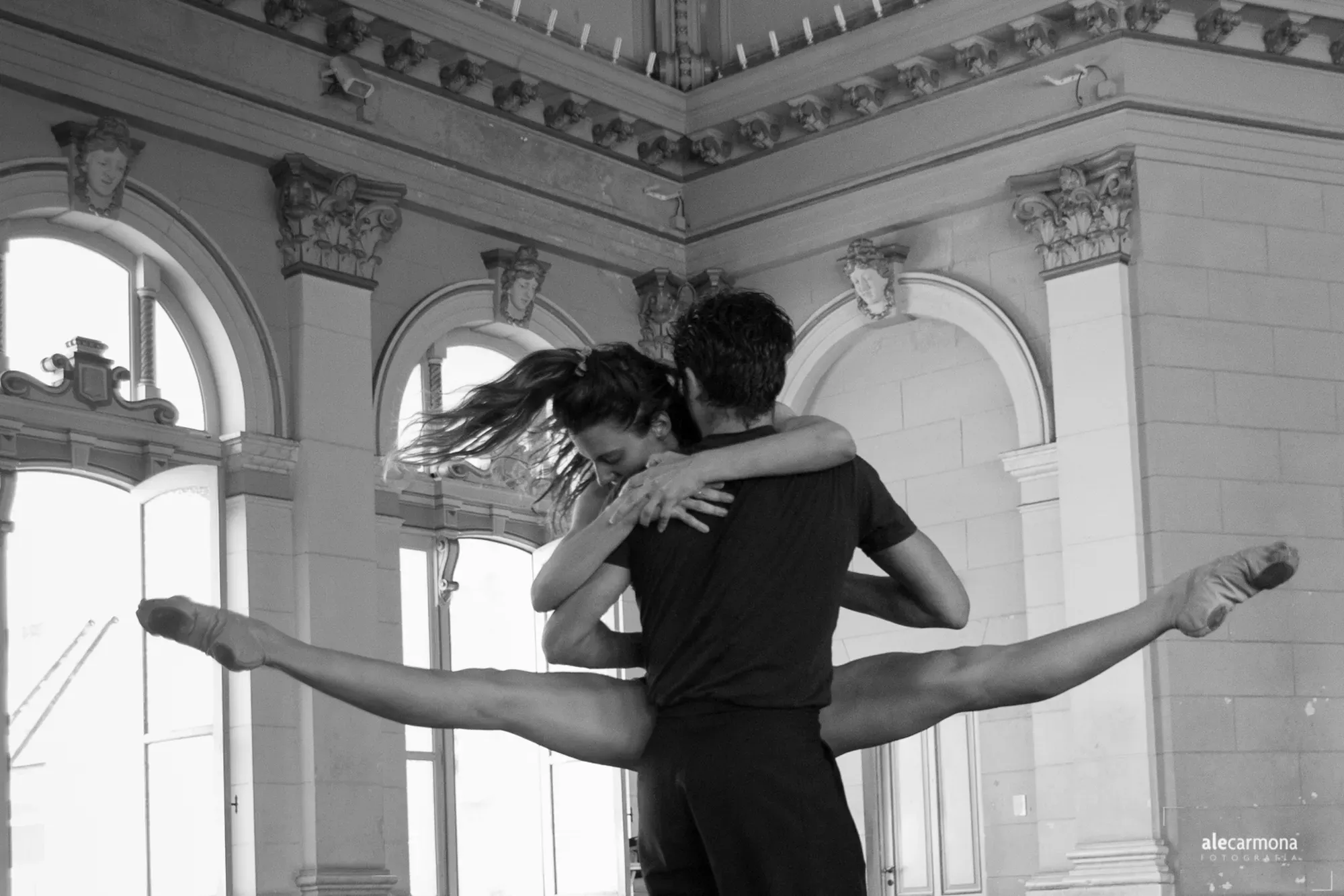 Backstage - Image 13