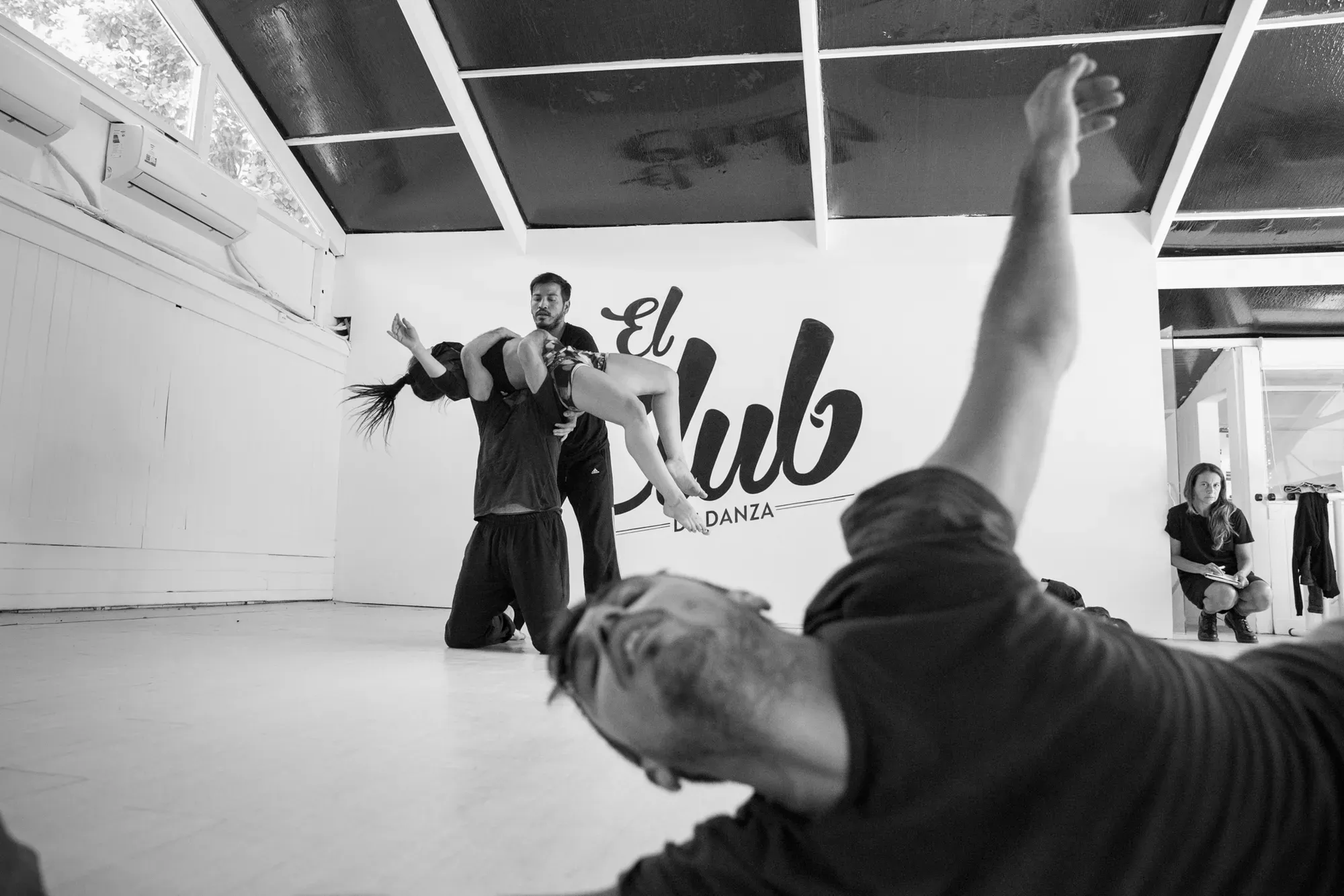 Backstage - Image 14